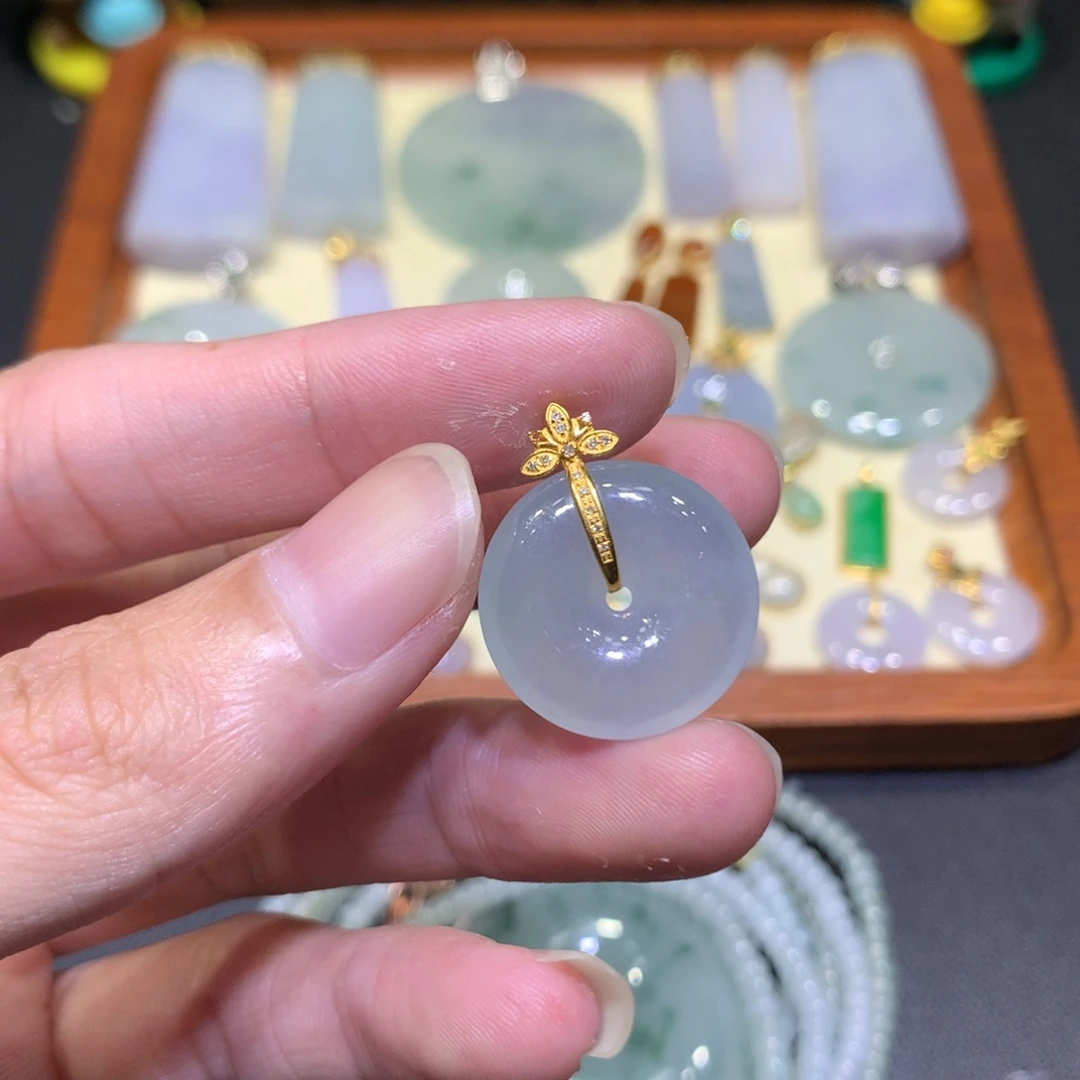 吊坠(不含链)18K金镶嵌翡翠