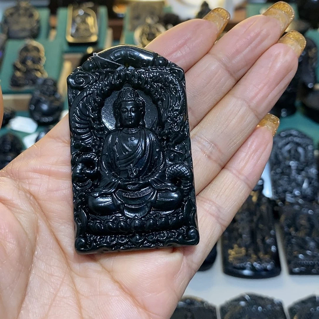 蛇纹石玉未镶嵌颈饰后**妻