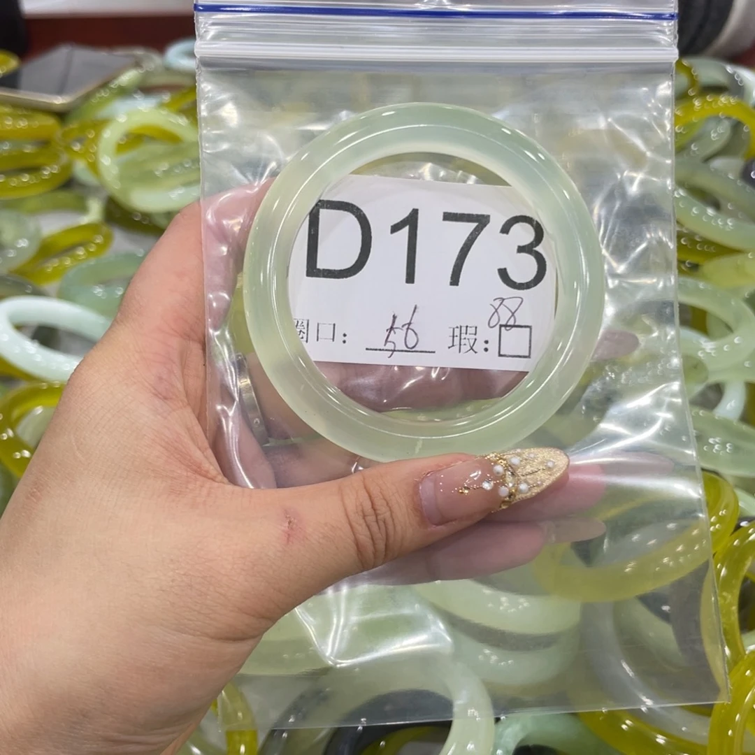 未镶嵌蛇纹石玉颈饰小***๑