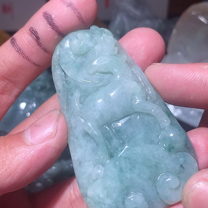 翡翠未镶嵌颈饰保真天然a货翡翠