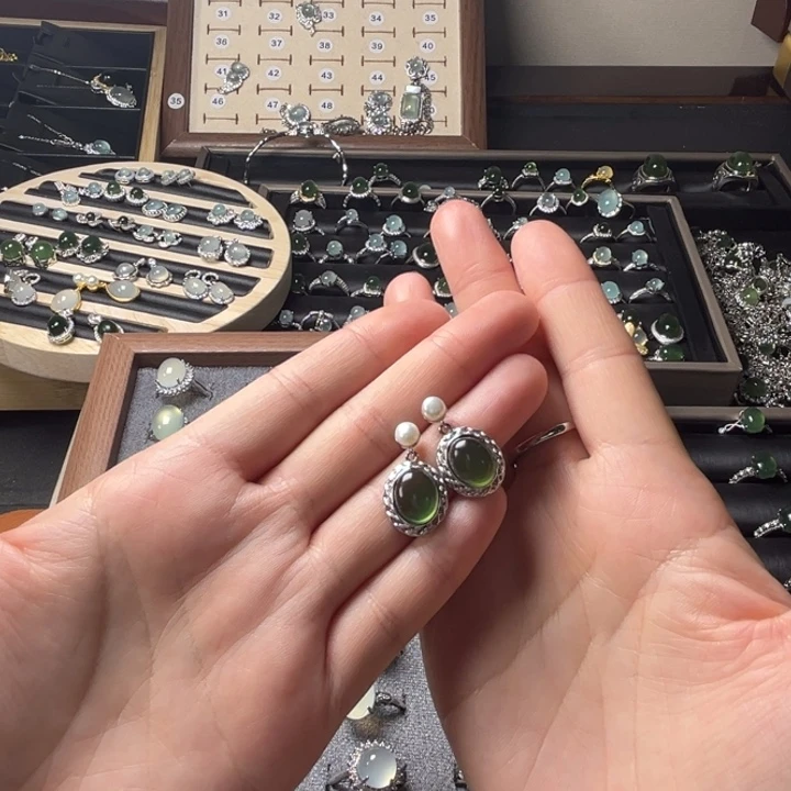 蛇纹石玉银S925镶嵌耳钉