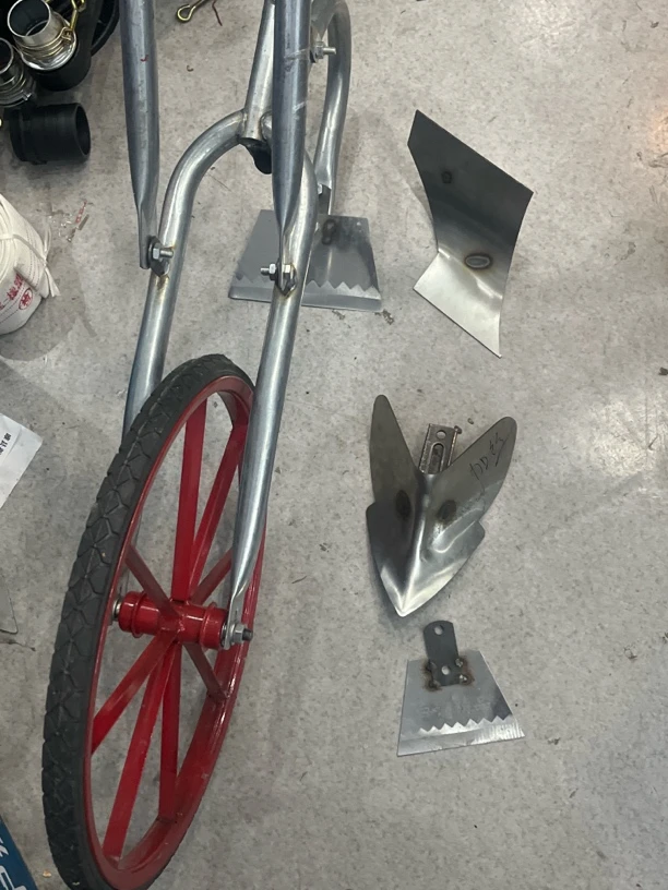 多功能农用锄草开沟机小型耕地松土翻地犁头神器