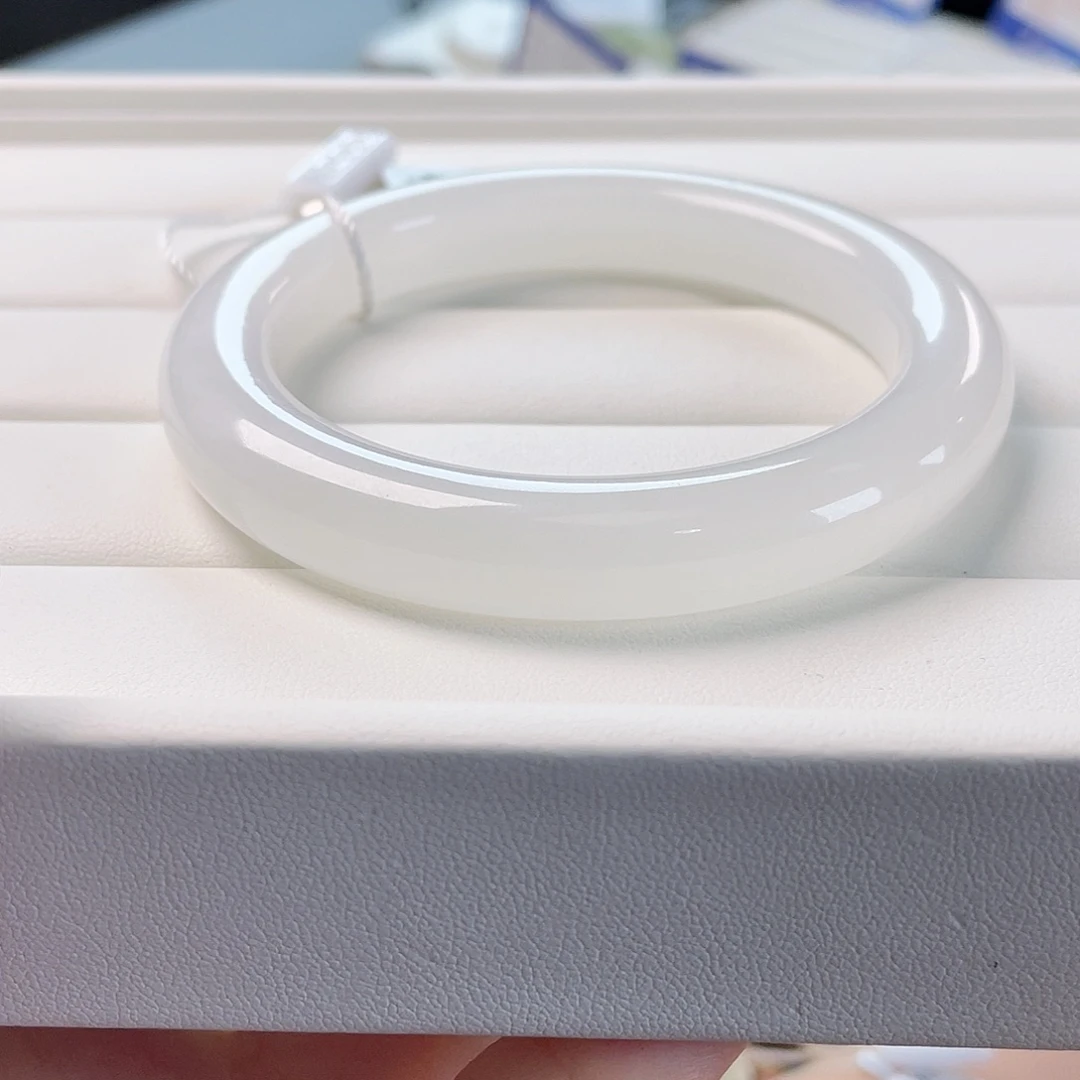 和田玉未镶嵌手镯一级冰白 不发灰不发黄 干净推荐