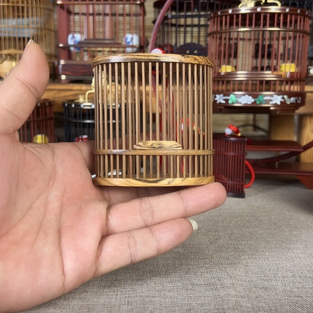 上***Q黄金檀木扎嘴笼一个