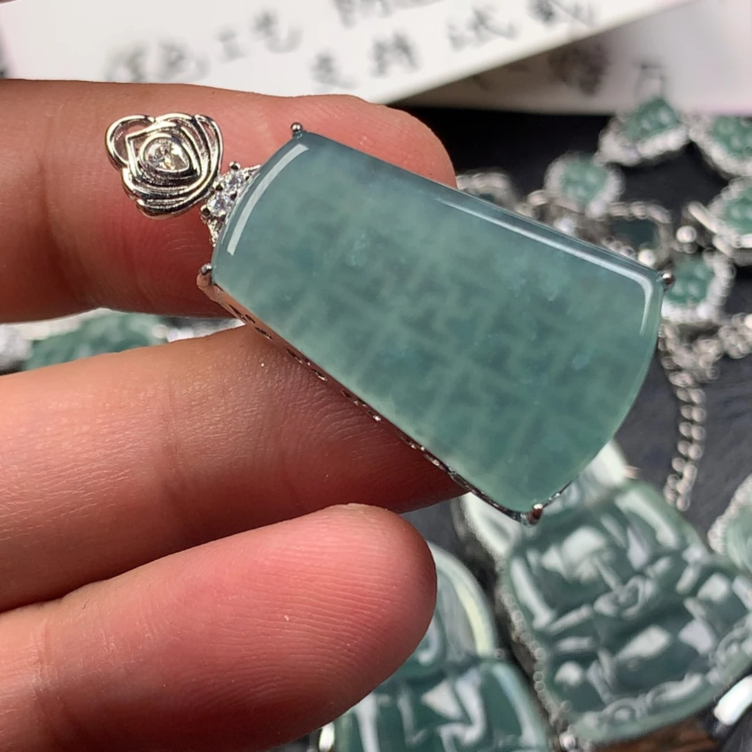 颈饰未镶嵌翡翠无事牌