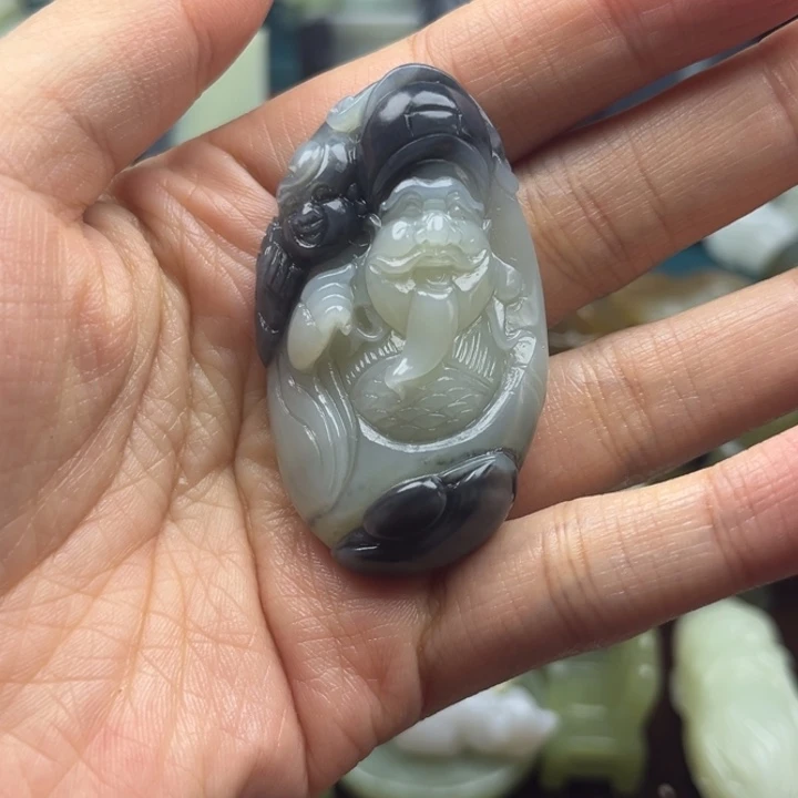 ****8和田玉未镶嵌颈饰