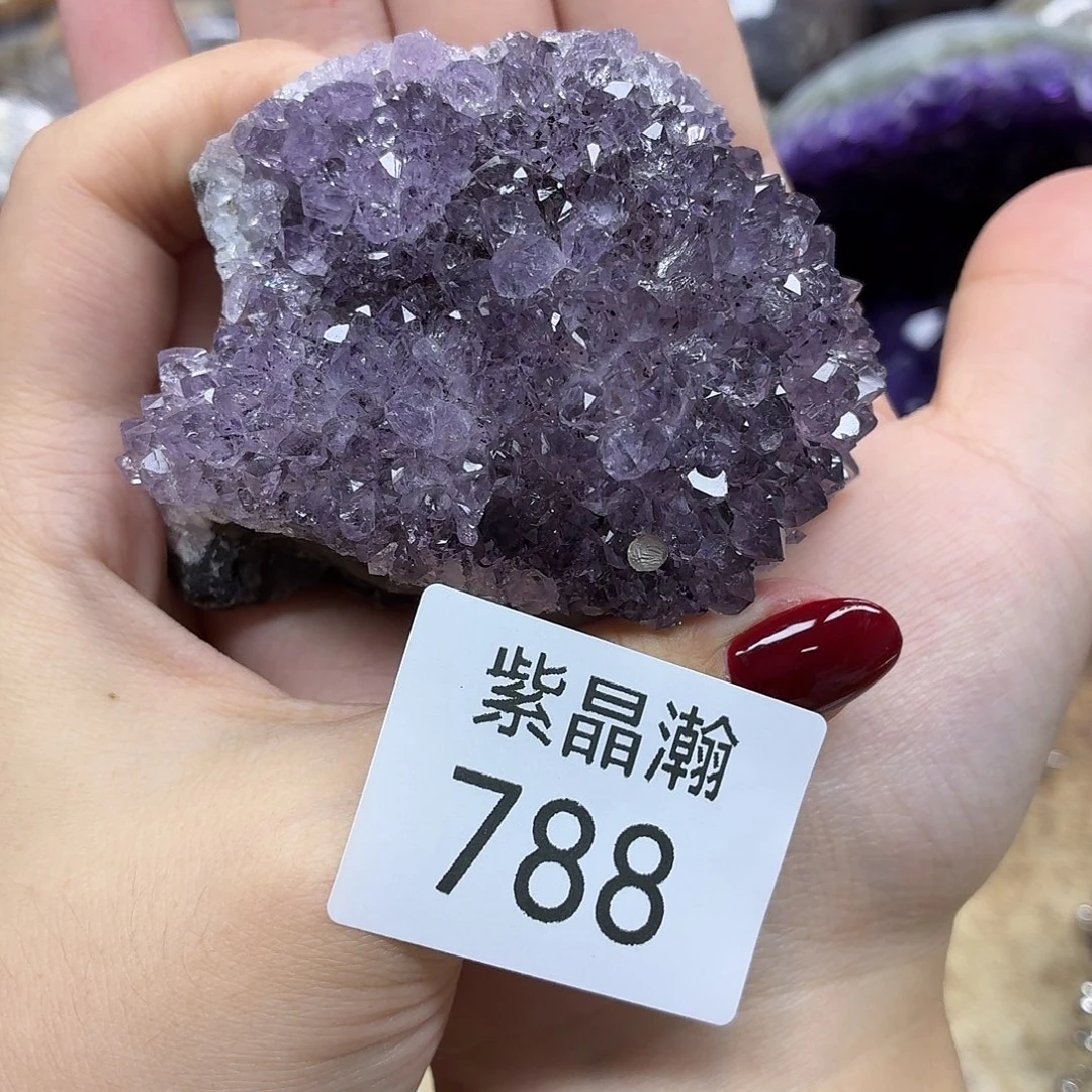 未镶嵌水晶大型摆件（非配饰）