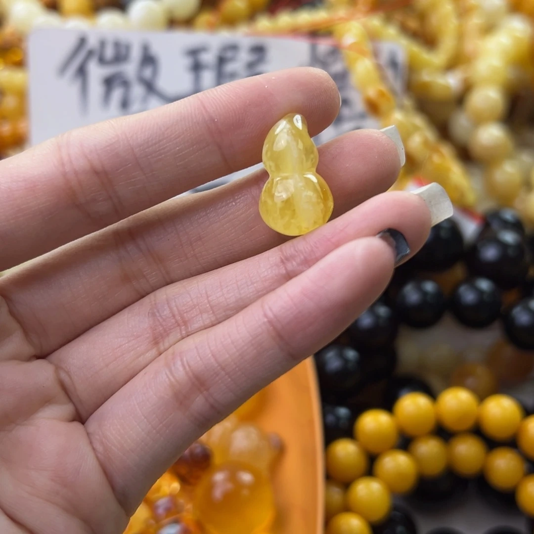 琥珀珠宝奇石未镶嵌