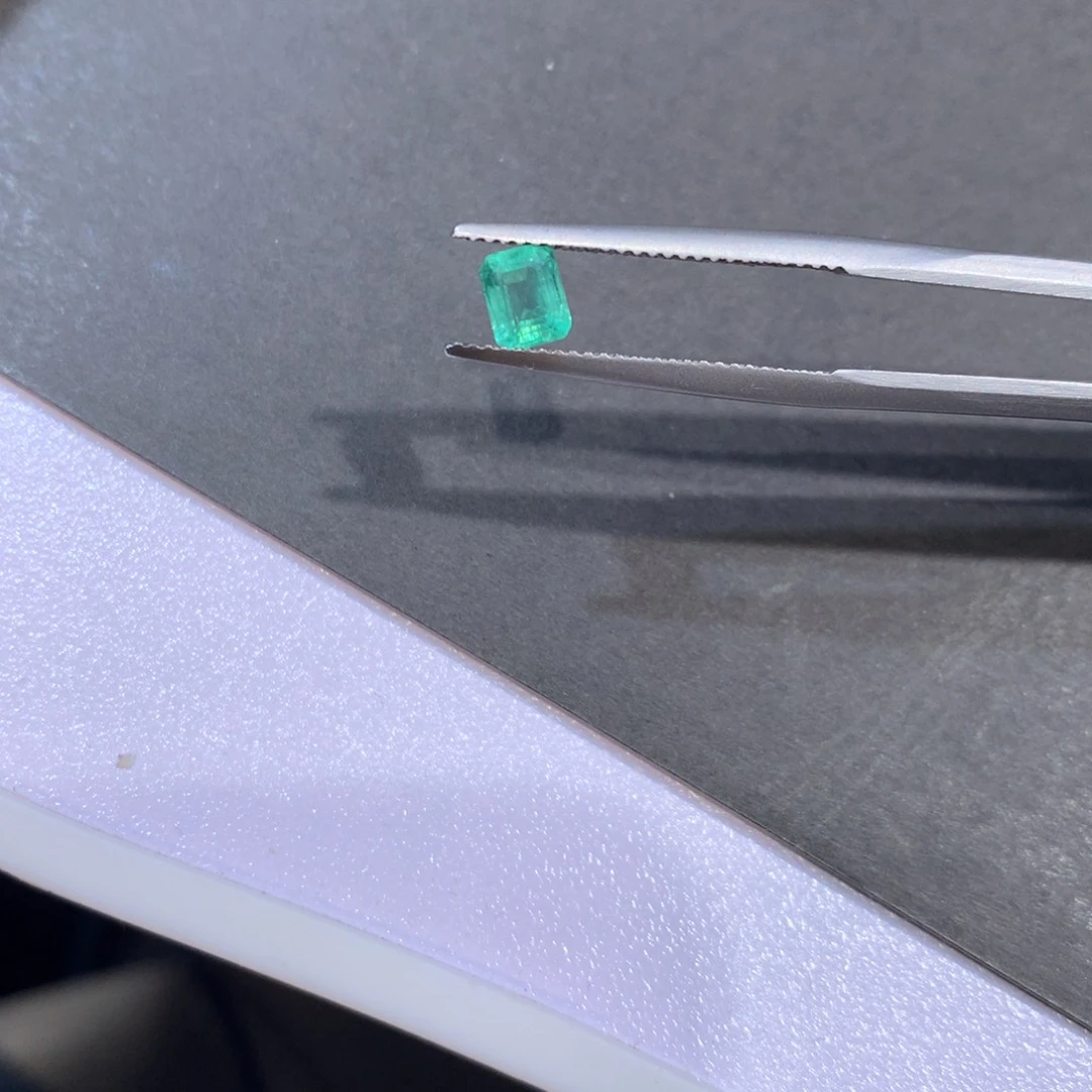 祖母绿裸石0.66克拉