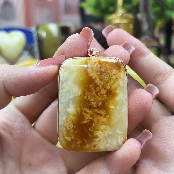 银S925镶嵌颈饰琥珀吊坠