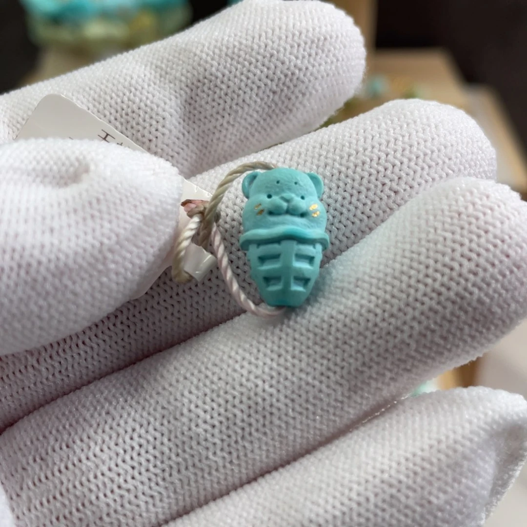 绿松石未镶嵌高瓷蓝甜筒熊