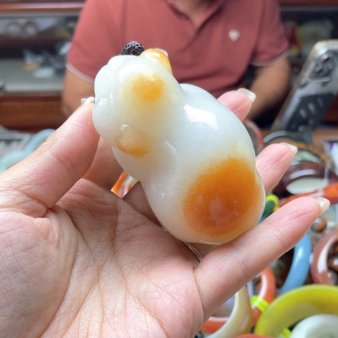 颈饰未镶嵌石英岩玉