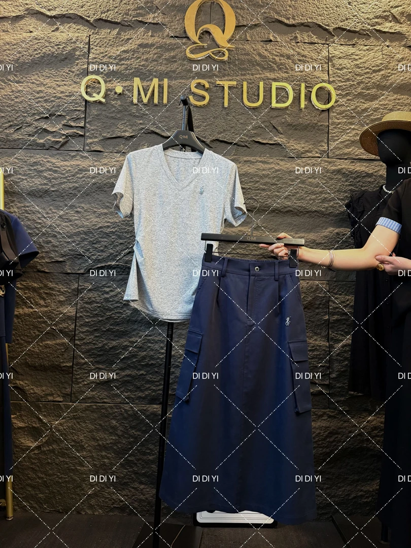 2025原创大码高定设计款运动休闲花灰t工装裙裤两件套25063