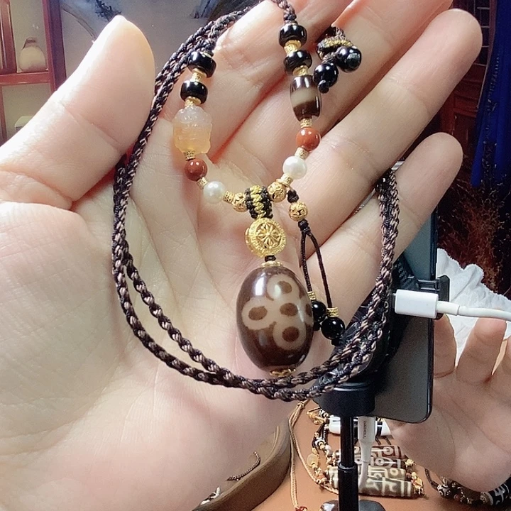 平***乐未镶嵌颈饰玛瑙/玉髓