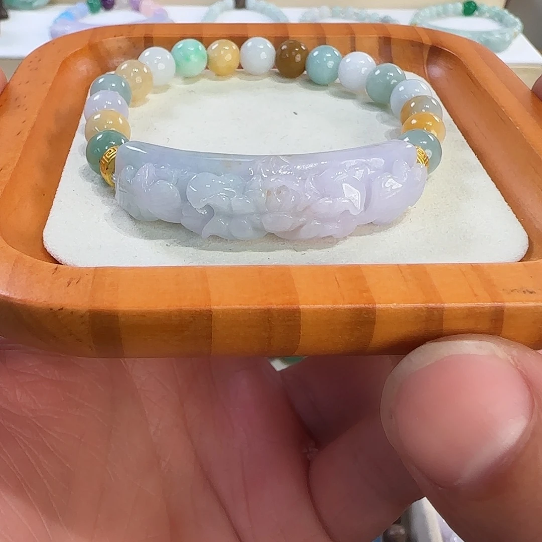 翡翠未镶嵌颈饰多彩牡丹手牌