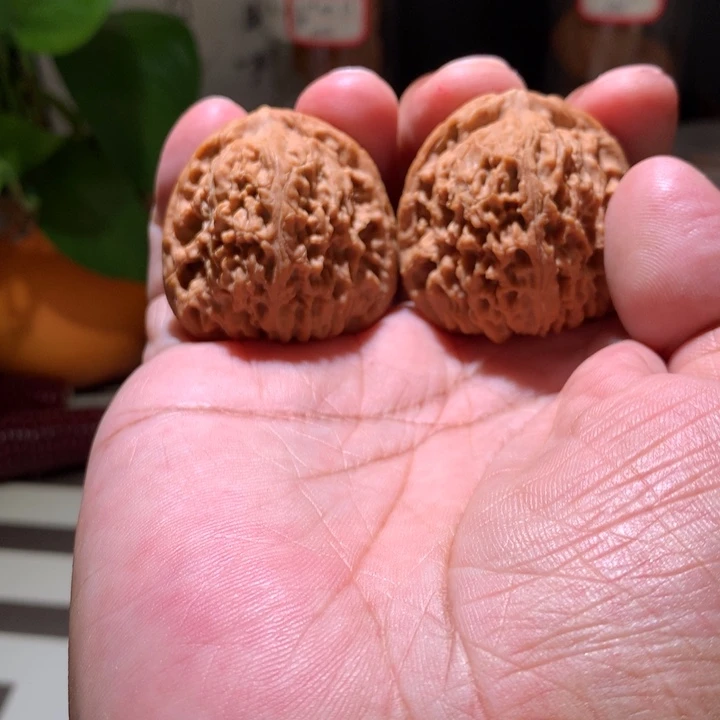 地***儿吊坠文玩核桃南疆石