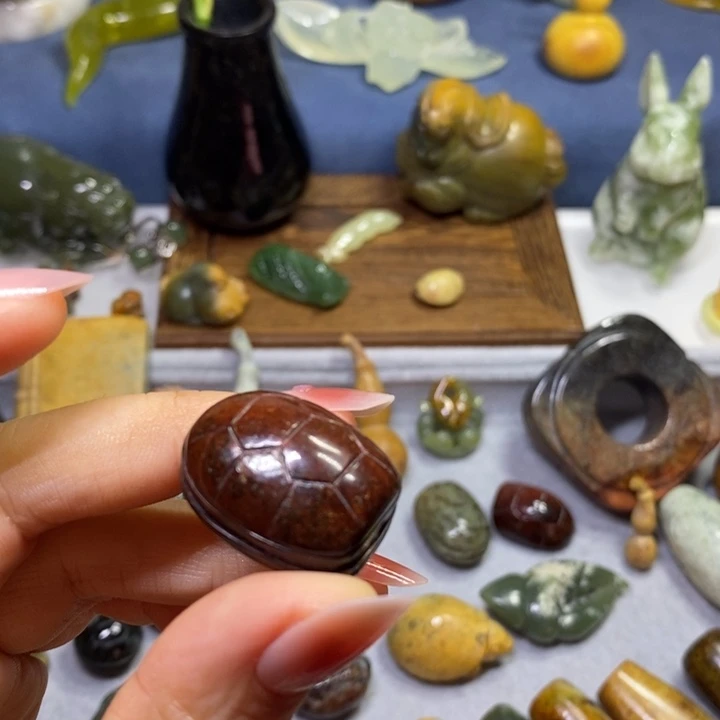 岫岩河磨玉（透闪石质玉）未镶嵌挂件双面