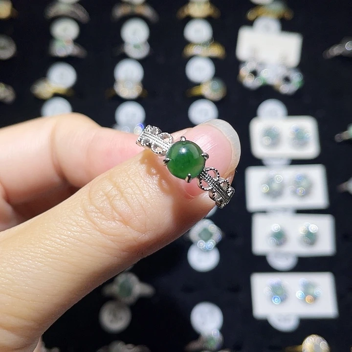 翡翠未镶嵌戒指戒指