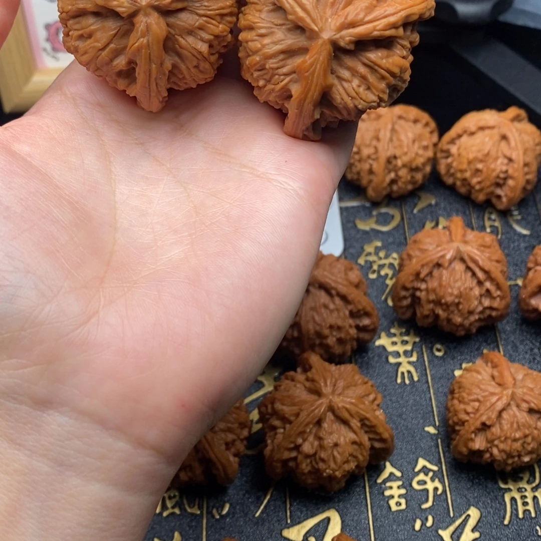 晴***李文玩核桃吊坠白狮111111111
