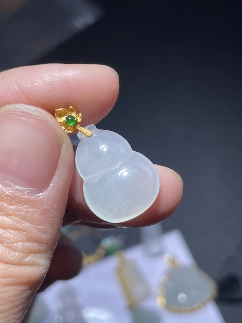 18k金天然a货翡翠吊坠