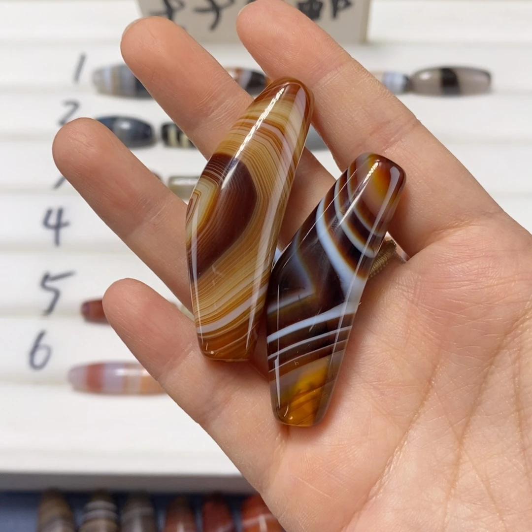 唐***）玛瑙/玉髓合金颈饰