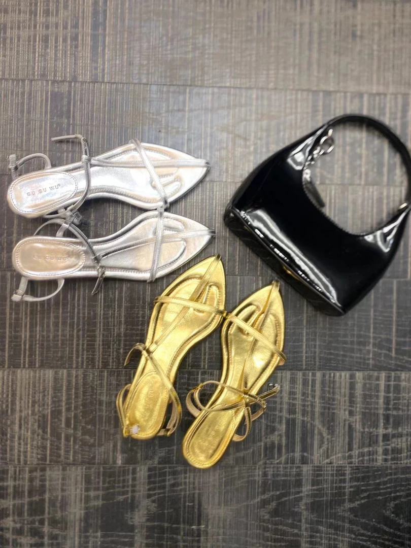 大气元（私服新品）复古一字扣尖头凉鞋（商品使用中会掉色）