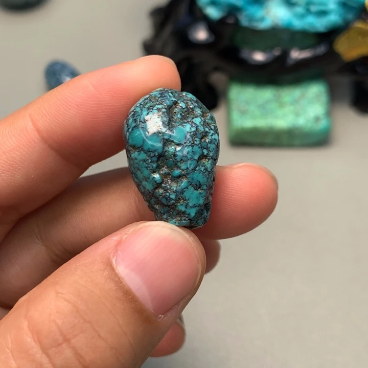 绿松石未镶嵌颈饰