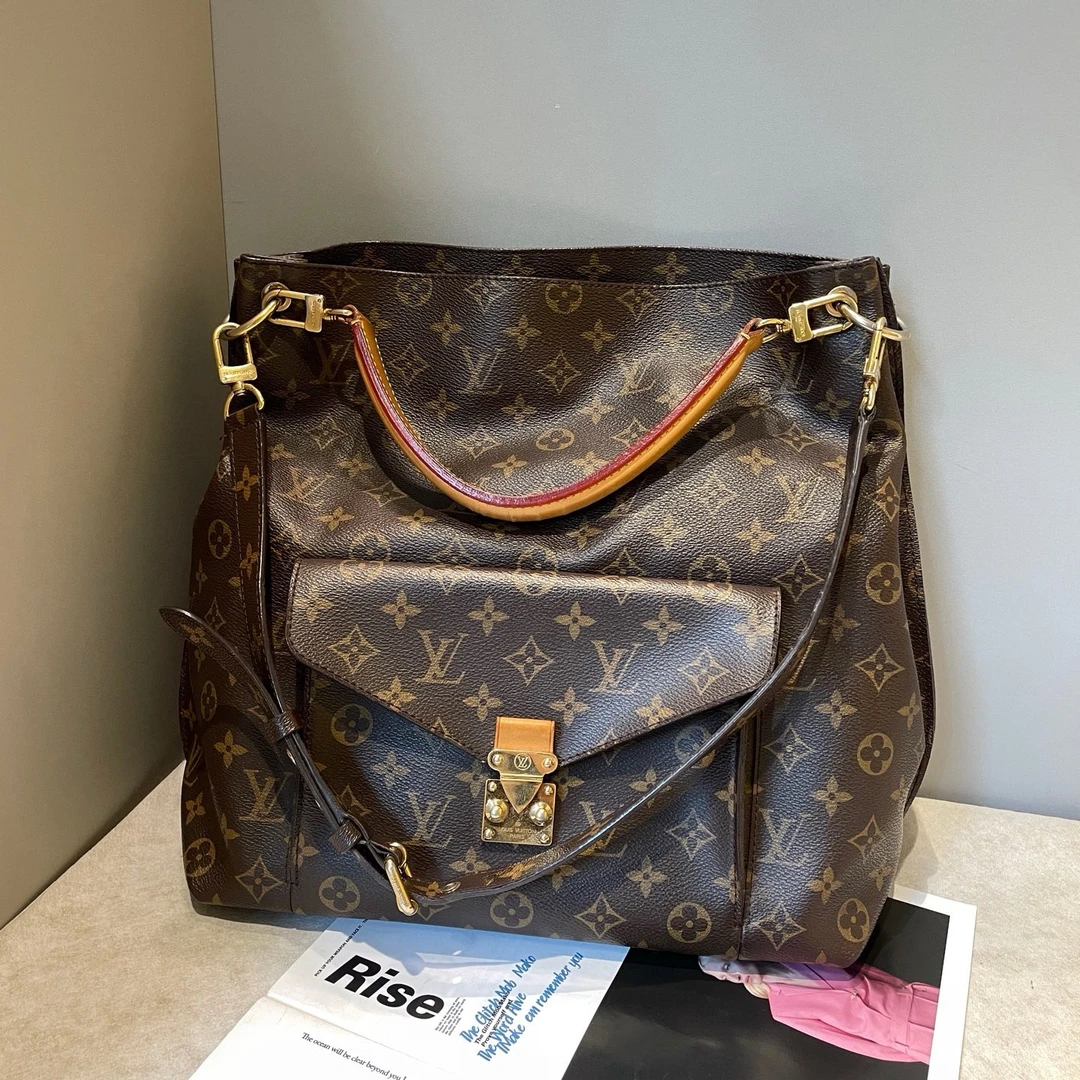 95新 LouisVuitton/路易威登 Metis Hobo老花腋下单肩包
