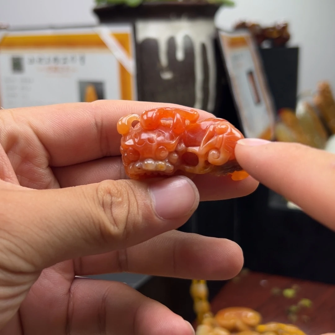 未镶嵌石英质玉（黄龙玉）黄龙玉