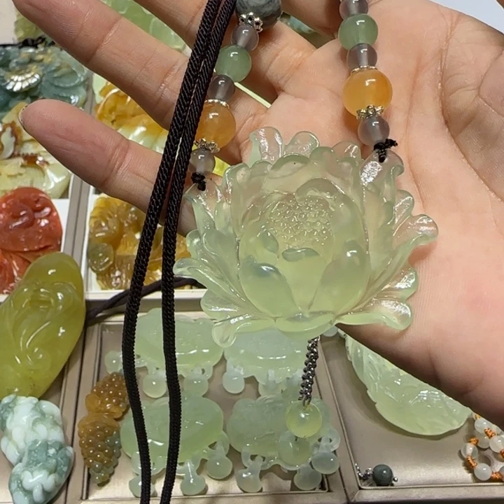 蛇纹石玉吊坠未镶嵌