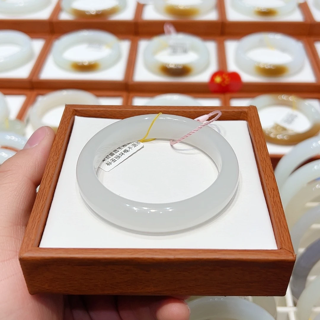 和田玉手镯未镶嵌白月光