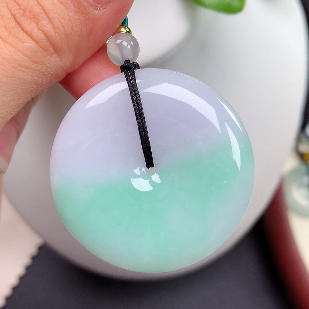 北***师翡翠未镶嵌颈饰平安扣