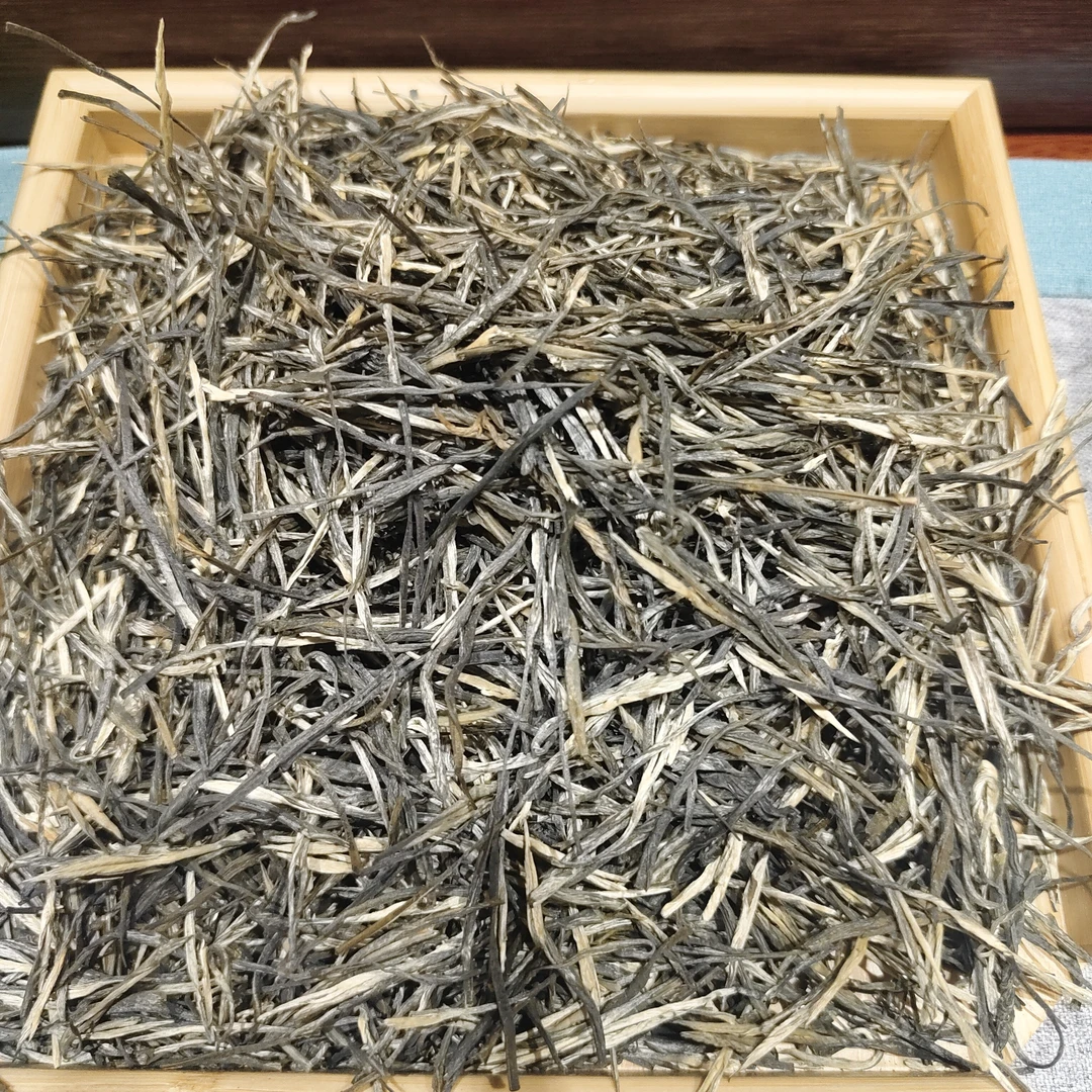 云南高山高海拔核心产地头春滇绿香针绿茶鲜爽回甘