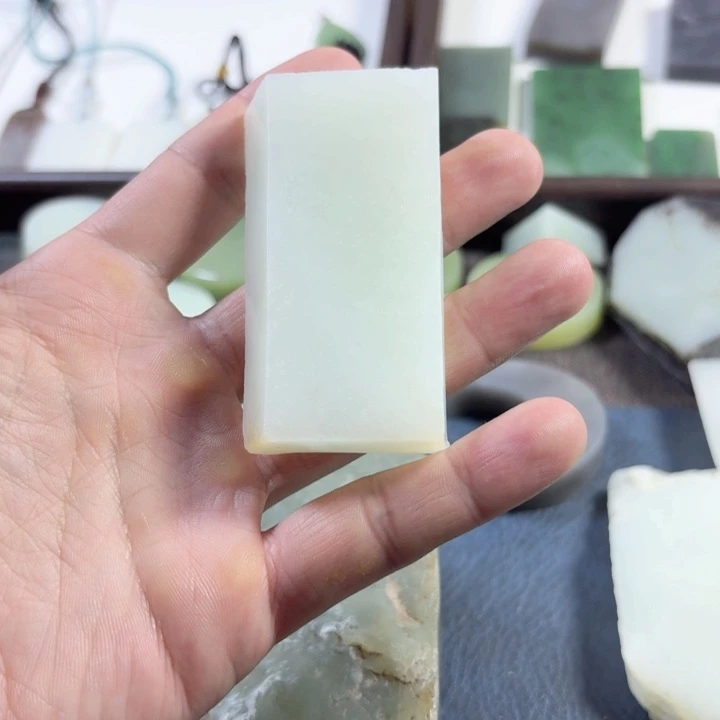 和田玉（糖玉）未镶嵌挂件