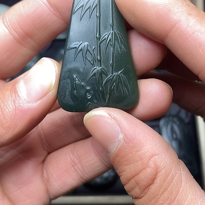 和田玉（糖玉）未镶嵌颈饰