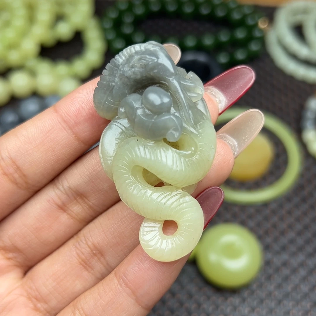 和田玉吊坠未镶嵌