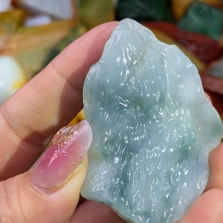 翡翠未镶嵌颈饰缅甸