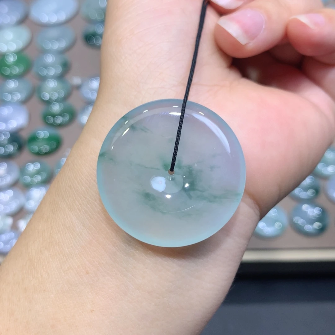 翡翠未镶嵌颈饰平安扣 33*5.9