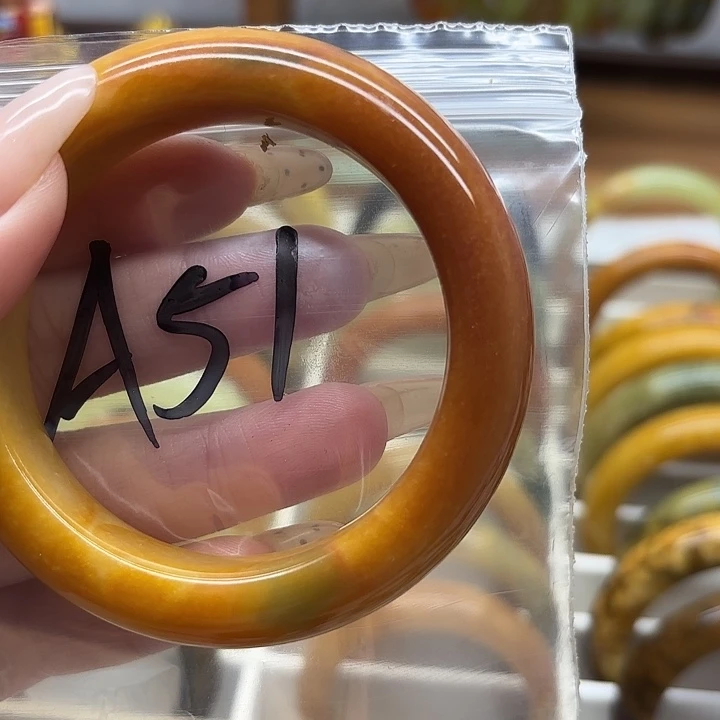 鱼***蕊蛇纹石玉未镶嵌手镯