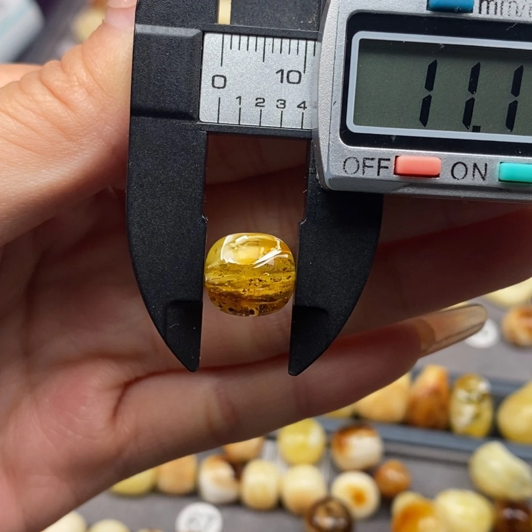 蜜蜡珠宝奇石未镶嵌