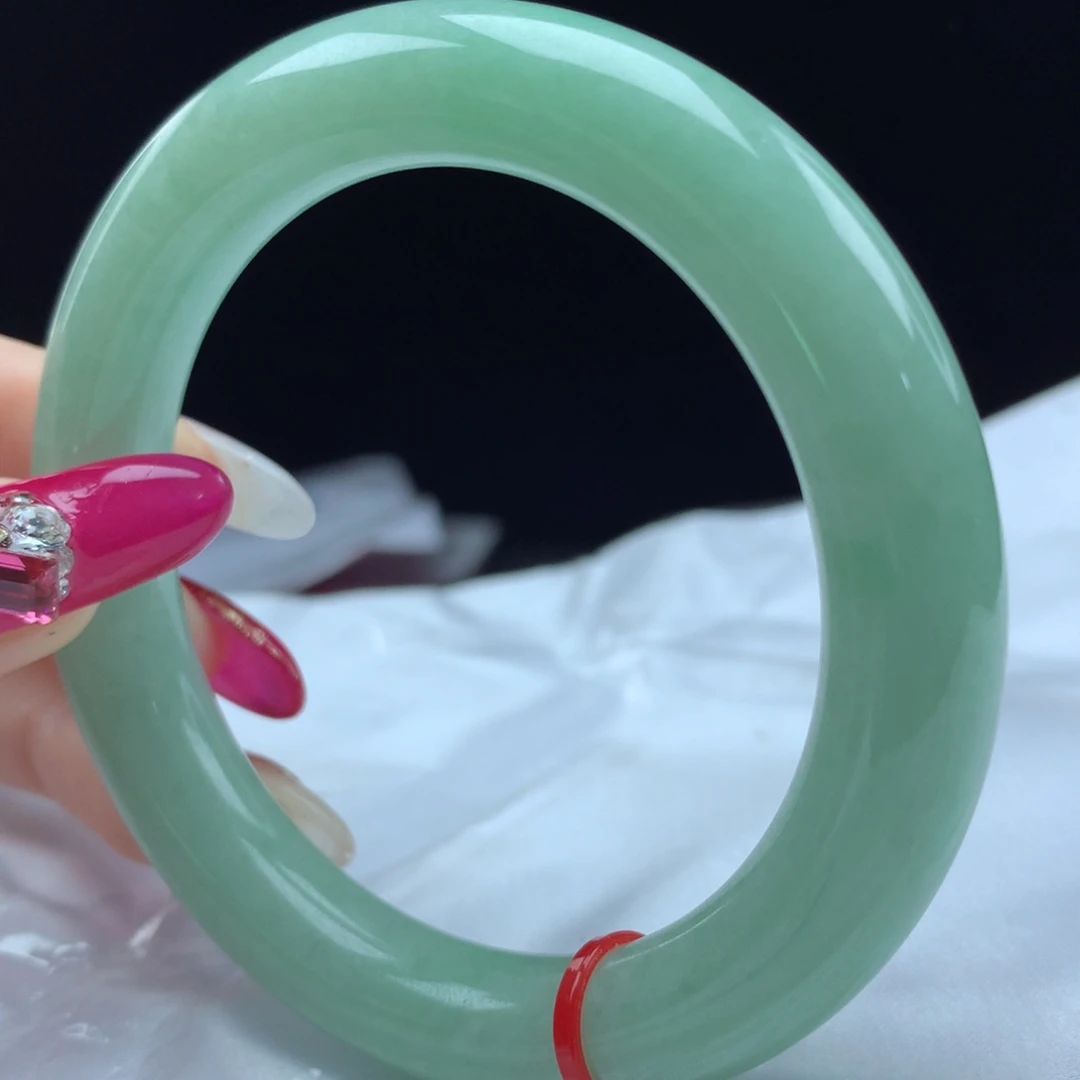 未镶嵌手镯（圆镯）翡翠23079，