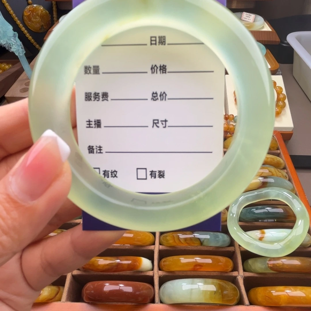 蛇纹石玉未镶嵌手镯无**子