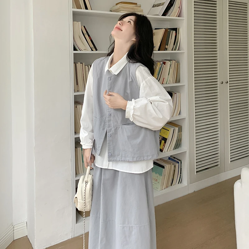 时尚雾霾蓝马甲衬衫半身裙套装女2025春新款文艺松弛感穿搭三件套