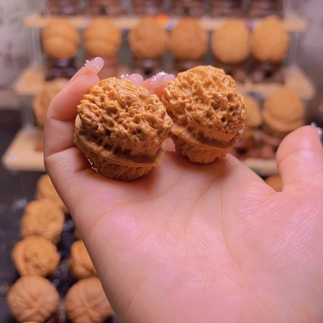 吊坠桃核金甲麒麟H23、36