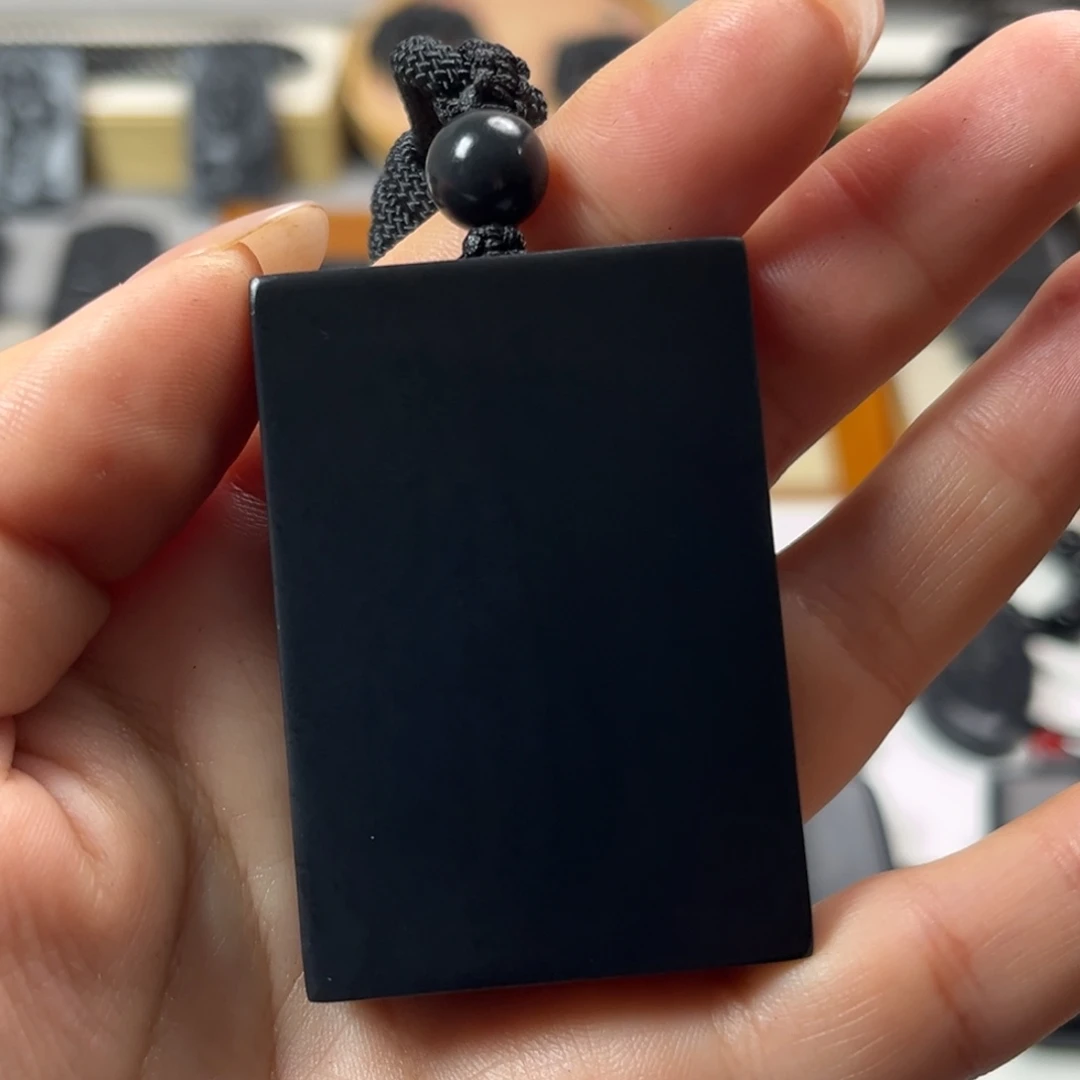 和田玉（墨玉）未镶嵌颈饰35钢板78克左右