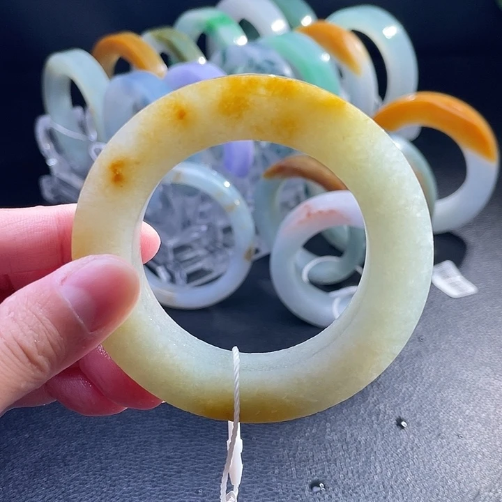 未镶嵌翡翠手镯定制翡翠