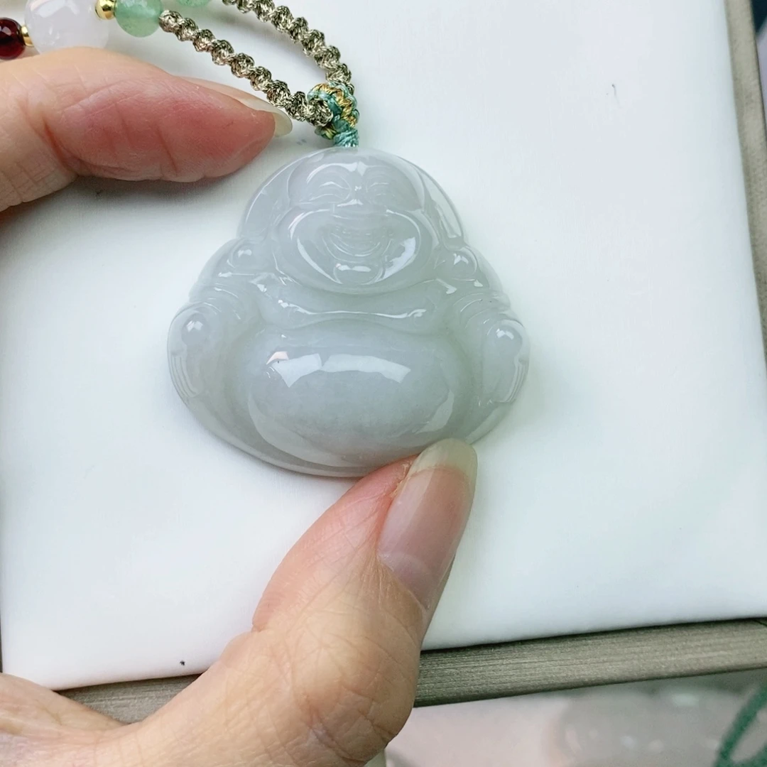 翡翠未镶嵌颈饰佛公