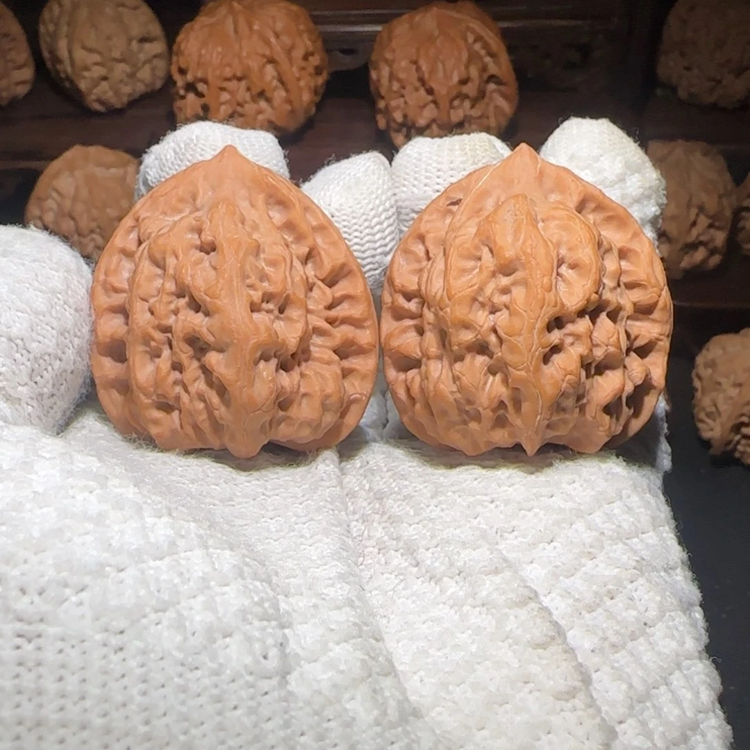 L***n文玩核桃吊坠一代佛肚39