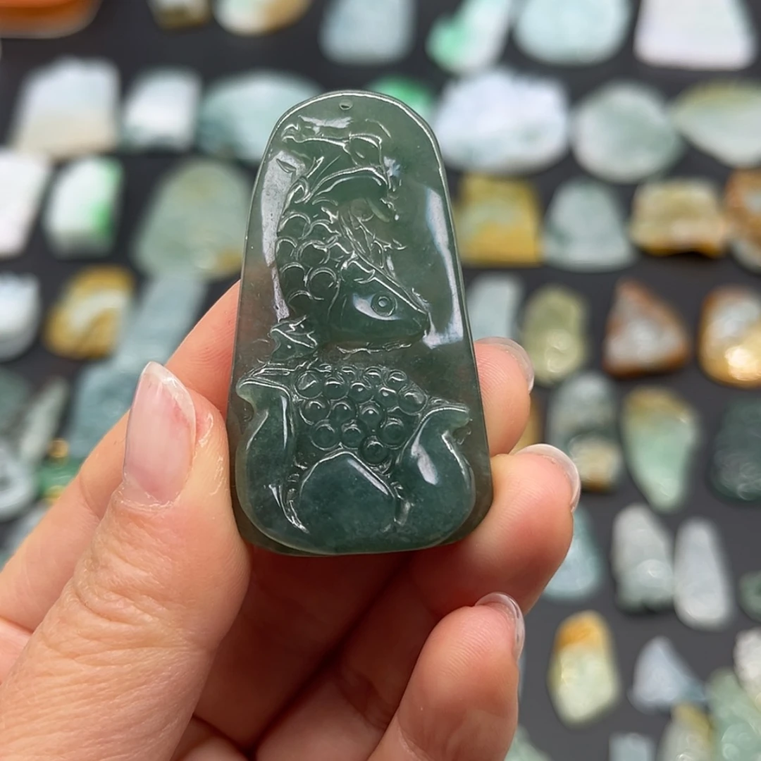 【闪购商品】翡翠颈饰未镶嵌莲花鱼