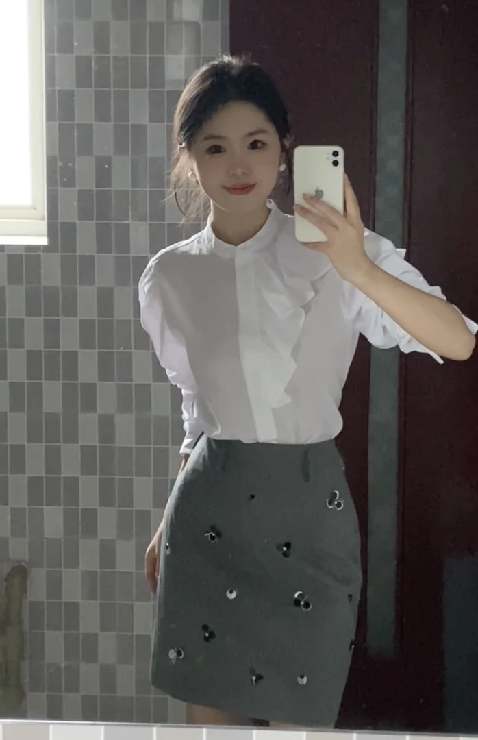 设计感小众花边泡泡袖立领衬衫重工手缝钉珠亮片轻奢半身裙两件套